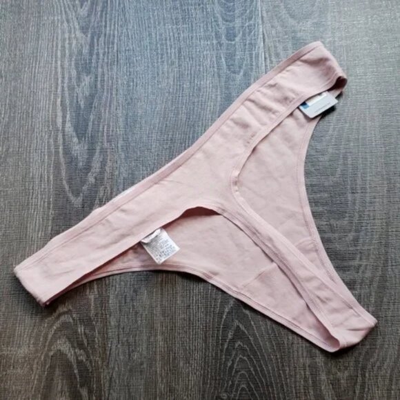 Calvin Klein Form PLUS Thong Panty - Picture 4 of 4